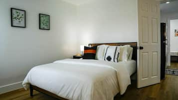 Superior Apartment | Iron/ironing board, free WiFi