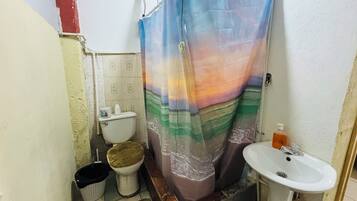 Toallas, jabón, papel de baño