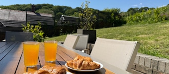 Pembury – Spacious and Contemporary 4 Bedroom Holiday Retreat