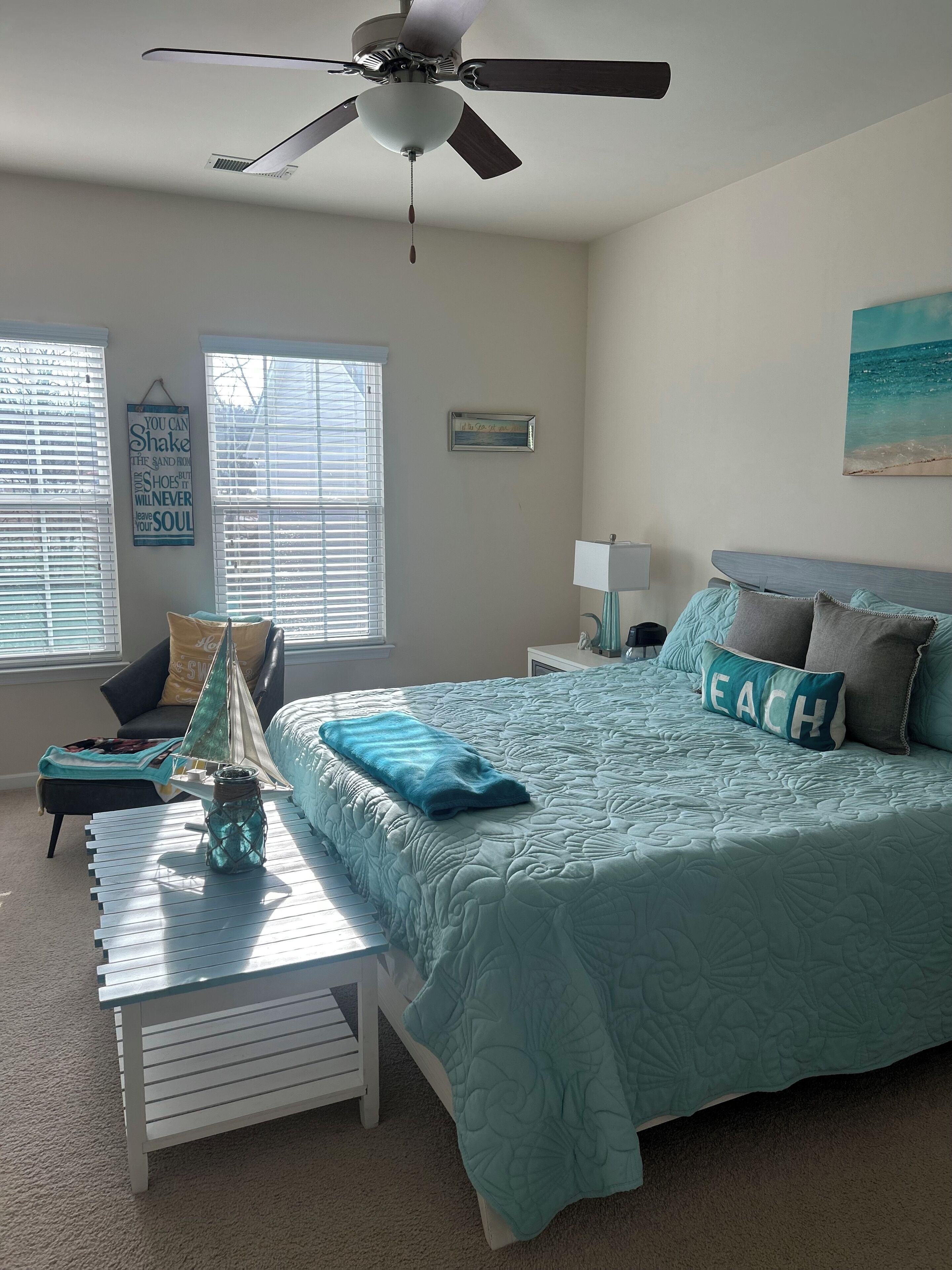 2 soverom, skrivebord, strykejern/-brett og wi-fi (inkludert)