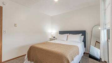 1 bedroom, free WiFi, bed sheets