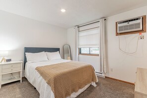 1 quarto, Wi-Fi de cortesia, roupa de cama