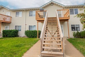 Exterior - 10 min to Sanford I Smart TV I Queen I Free Prking (Fargo)