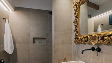 Vila superluxo, piscina particular | Banheiro