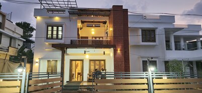 4-bedroom villa in charming Alappuzha with AC, WiFi. Relax and unwind.