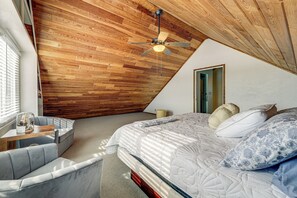 4 bedrooms, iron/ironing board, Internet, bed sheets