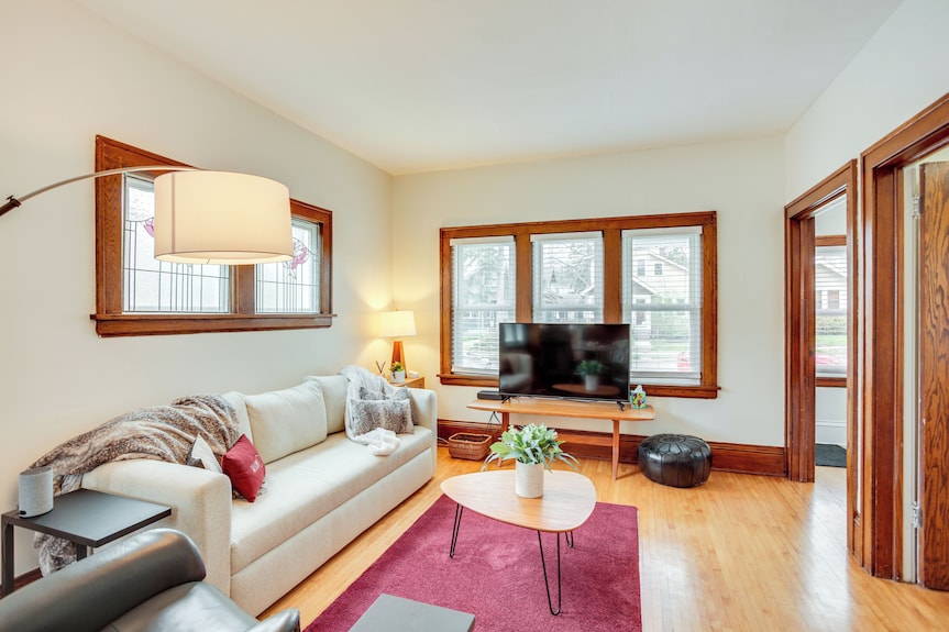 Walk To Shops & Eats: Home W/ Deck In Minneapolis - Minneapolis