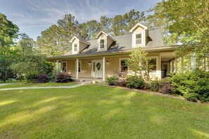 Exterior - Waterfront Home w/ Fishing Dock in Tallahassee! (Tallahassee)