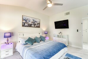 3 bedrooms, desk, iron/ironing board, travel cot - Game Room, Hot Tub & Mtn Views: Palm Springs Gem (Palm Springs)