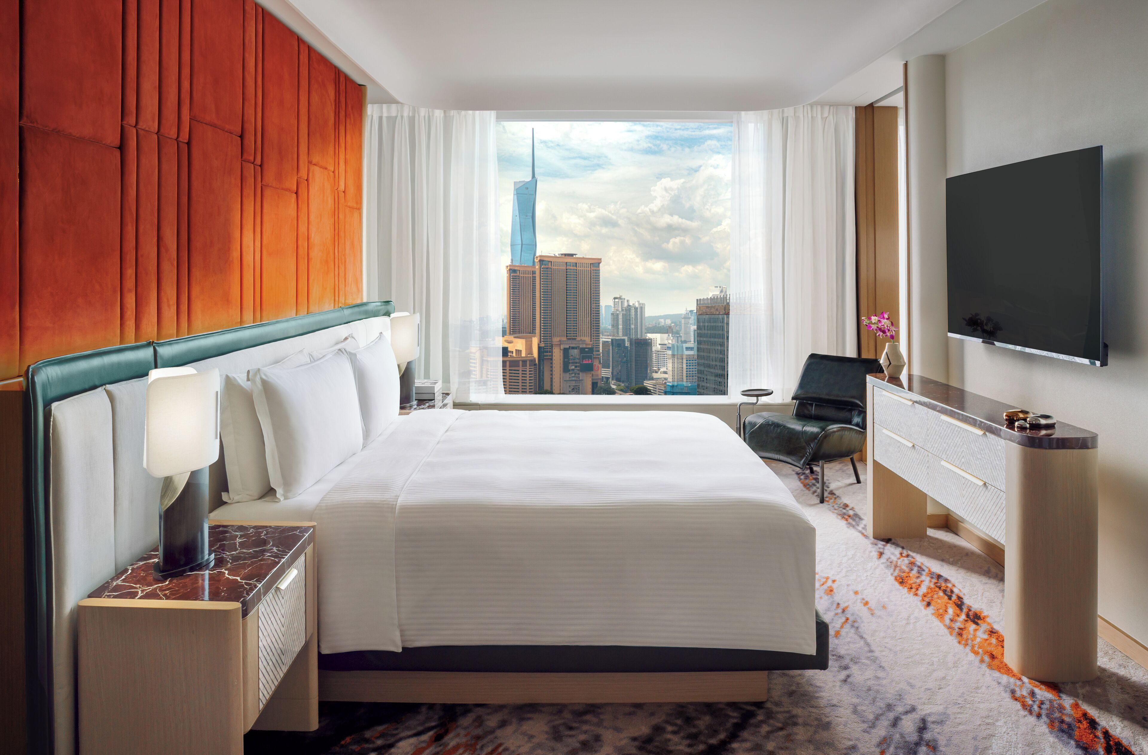 Suite presidencial | Ropa de cama de alta calidad, caja fuerte, escritorio