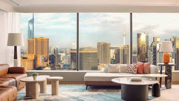 Peralatan tempat tidur premium, peti besi dalam bilik, meja