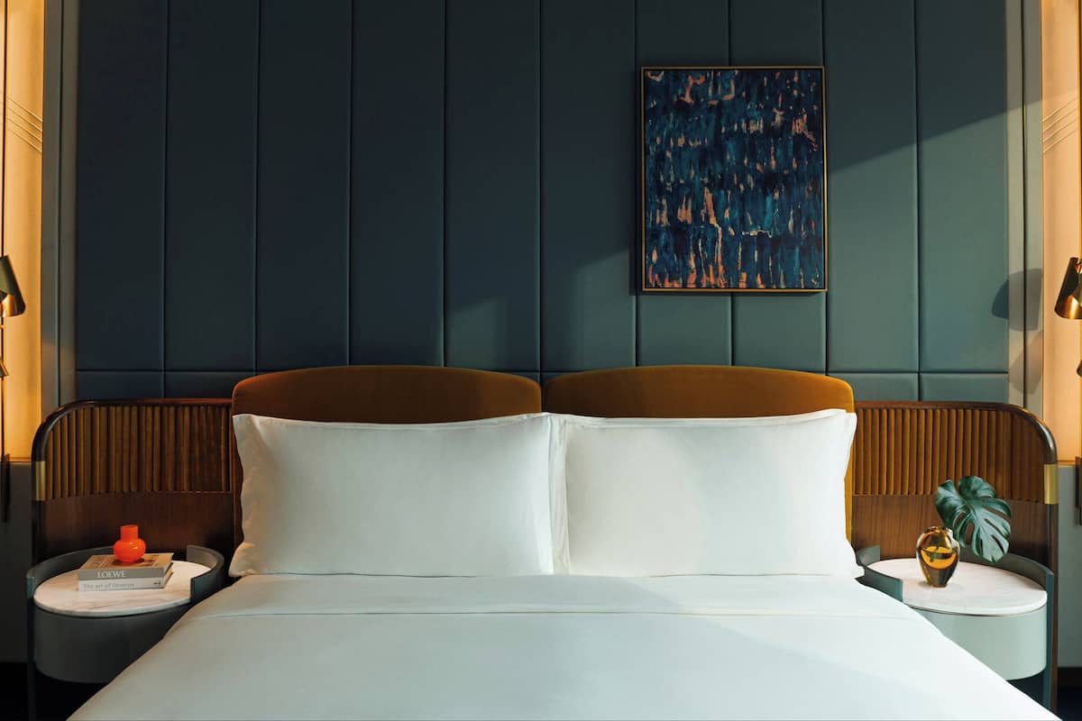 Premium bedding, in-room safe, desk, laptop workspace