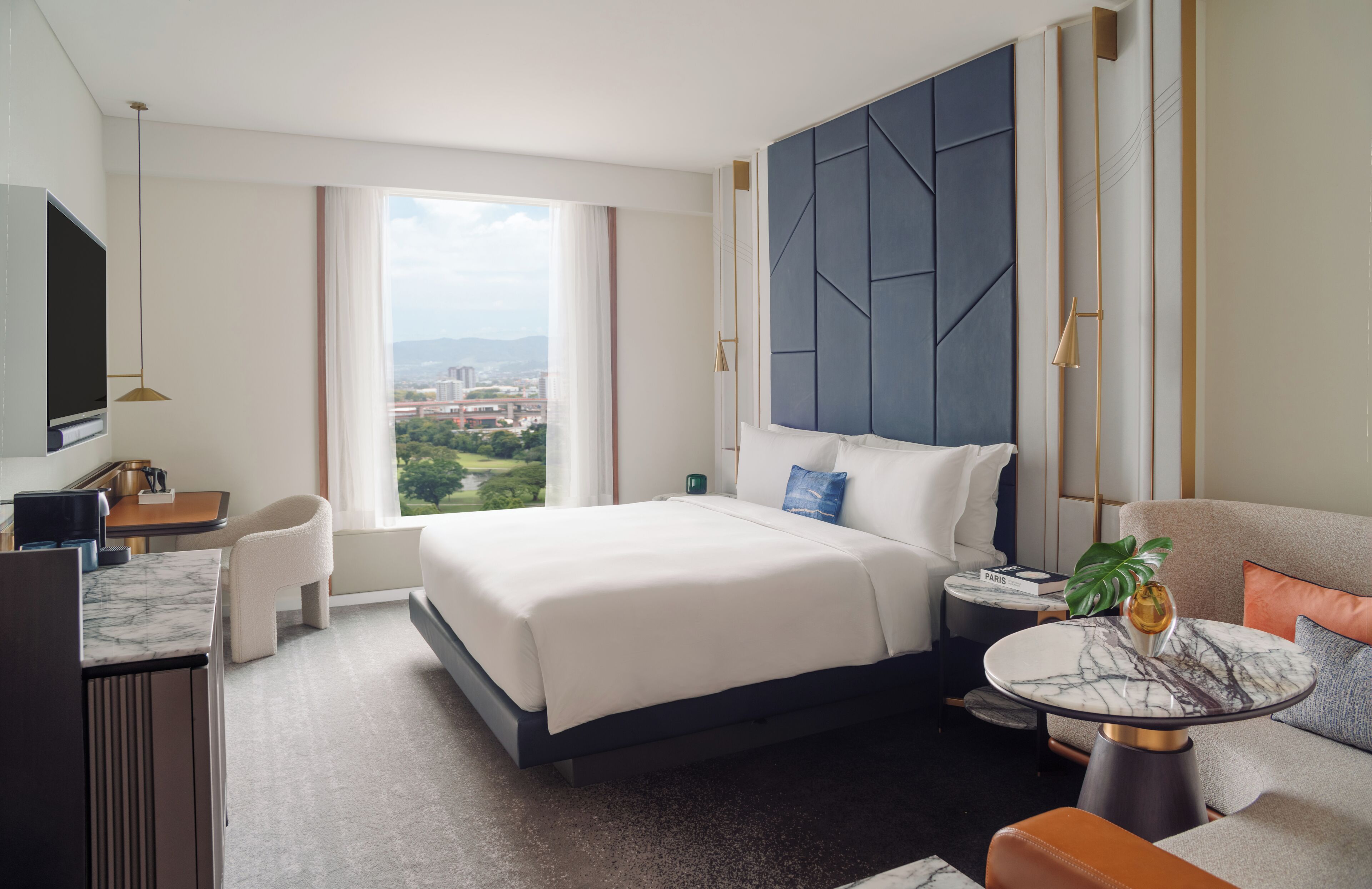 Premium bedding, in-room safe, desk, laptop workspace