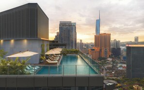 Outdoor pool - Kimpton Naluria Kuala Lumpur by IHG (Kuala Lumpur)