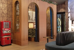 Exterior - voco Times Square - Broadway by IHG (New York)