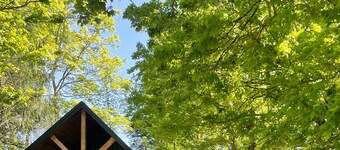 Nash’s cabin in Leitchfield that is Pet Friendly, WIFI, w/ Creek.