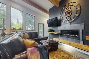 Télévision, cheminée