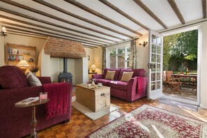 Interior - Countryside cottage with WiFi & free private parking close to Blickling Hall (Itteringham)