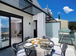 Deluxe Duplex, Sea View | Terrace/patio - Endless Blue Maisonette (Nikiana)