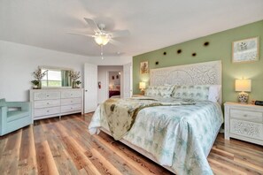 6 habitaciones, tabla de planchar con plancha, wifi y ropa de cama 