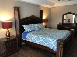 6 habitaciones, tabla de planchar con plancha, wifi y ropa de cama 