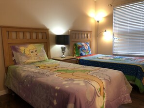 6 bedrooms, iron/ironing board, WiFi, bed sheets