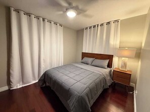 2 chambres, fer et planche à repasser, Wi-Fi gratuit, draps fournis