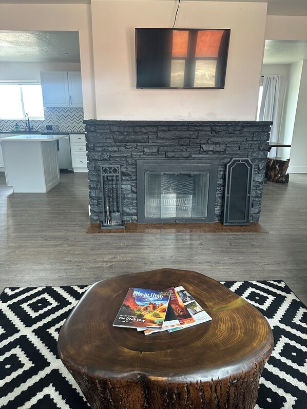 Interior - Cougar Game Day Getaway 💙 (Orem)