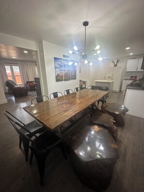 Dining - Cougar Game Day Getaway 💙 (Orem)