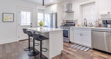 Modern Downtown Haven: Near STL Zoo, Arch & Park