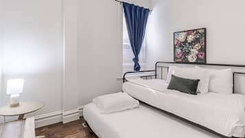 3 bedrooms, desk, iron/ironing board, travel crib