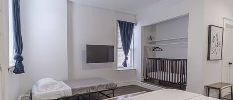 3 bedrooms, desk, iron/ironing board, travel cot