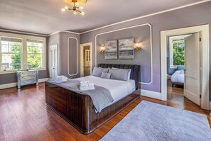 8 bedrooms, WiFi, bed sheets - Dream in Savannah Estate with 8 bedrooms and AC, WiFi in delightful Savannah (Savannah)
