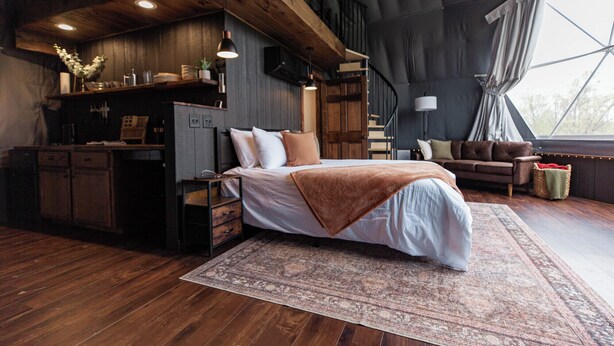 Room - Natures Hotel. Luxury Glamping Dome minutes from Ark! (Williamstown)