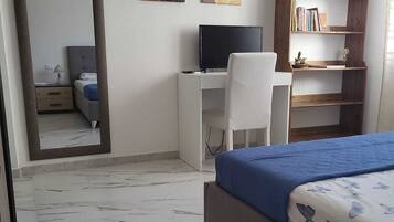 2 bedrooms, desk, iron/ironing board, WiFi