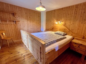3 chambres, lit parapluie, Wi-Fi, draps fournis