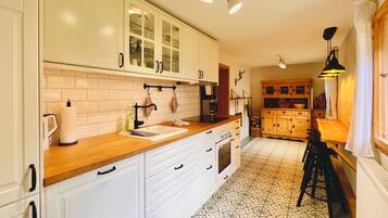 Réfrigérateur, four, plaque de cuisson, lave-vaisselle