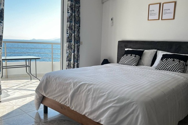 503dc109-fd83-4468-9d9e-ab28c7fef625