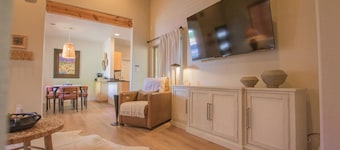 Desert Sunset+Hot Tub+Pet Friendly+No Pet Fees!