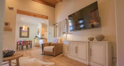 Desert Sunset+Hot Tub+Pet Friendly+No Pet Fees!