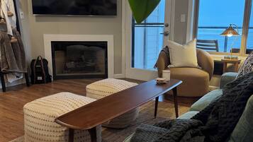 TV connectée, cheminée