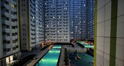 Serendipity Suite Getaway with a Relaxing Pool View in the Heart of Quezon City