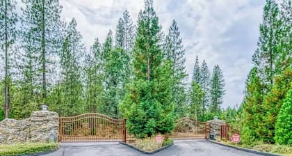 Charming 2-bedroom condo in beautiful Bass Lake
