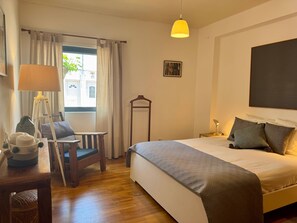 3 bedrooms, iron/ironing board, Internet, bed sheets - BELLA CENA by Azores HomeMade (Ponta Delgada)