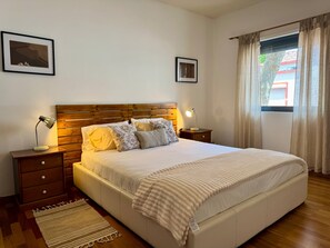 3 chambres, fer et planche à repasser, accès Internet, draps fournis