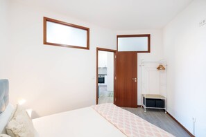 1 camera, ferro/asse da stiro, accesso a Internet, lenzuola