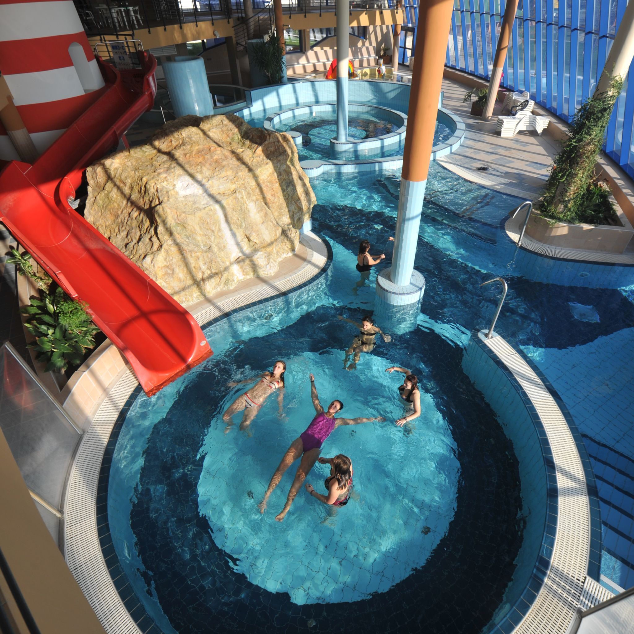 Hot tub, perawatan tubuh, dan aromaterapi