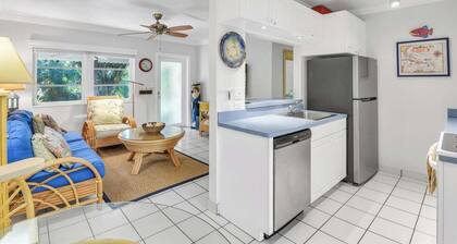 Charming 1-bedroom villa with AC, WiFi in amazing Hillsboro Beach