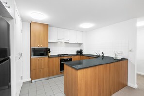 Micro-ondes, plaque de cuisson, lave-vaisselle
