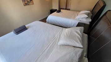 1 bedroom, WiFi, bed sheets